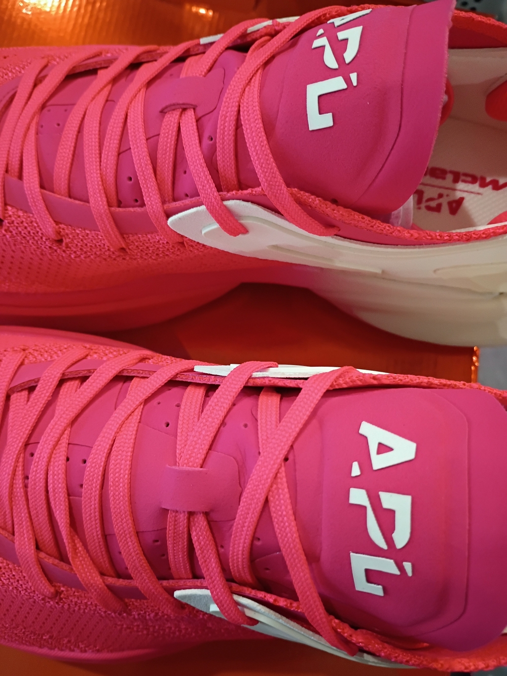 APL McLaren Hyspeed Men's Magenta & Cream Athletic Shoes New - Picture 8 of 16
